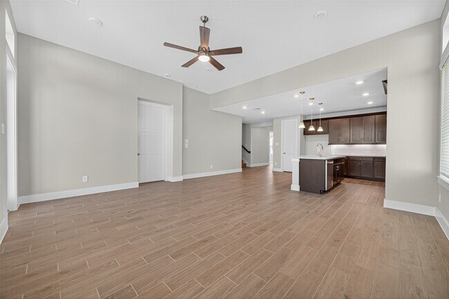 Building Photo - 24110 Blooming Daisy Cir