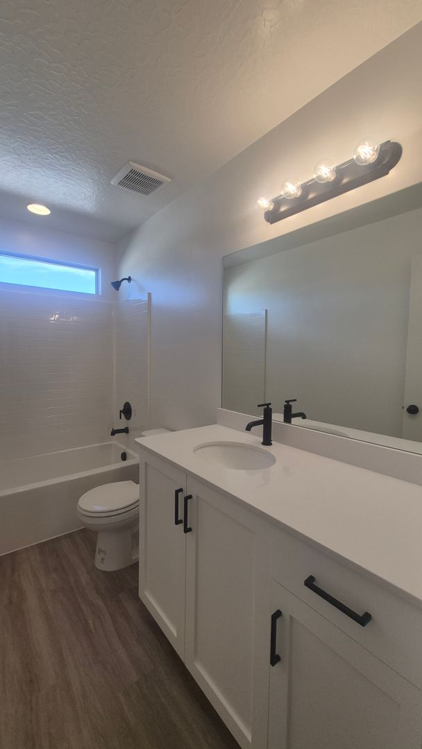 Building Photo - 5677 S Weehawken Ln