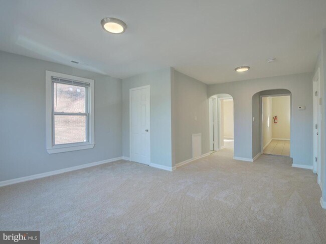 Building Photo - 351 Parkland Pl SE