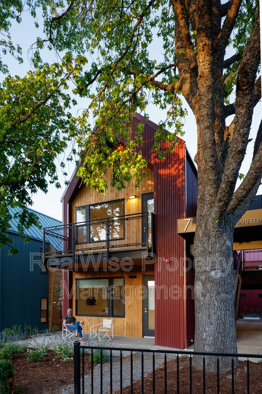 Building Photo - 168 Garfield St