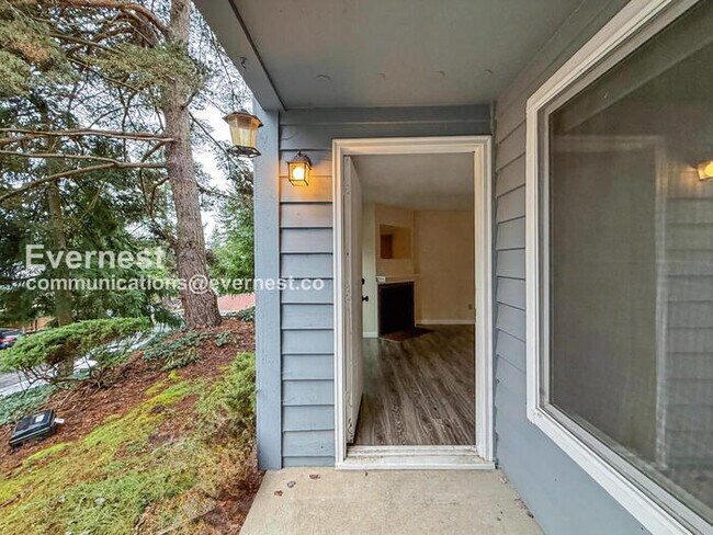 Building Photo - 9398 Redmond - Woodinville Rd NE