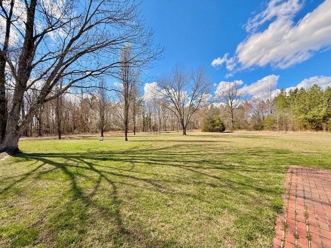 Building Photo - Charming 3 Bedroom Home for Rent!