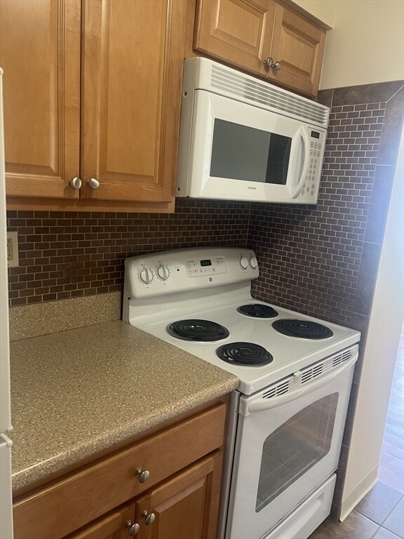 Building Photo - 750 Davol St