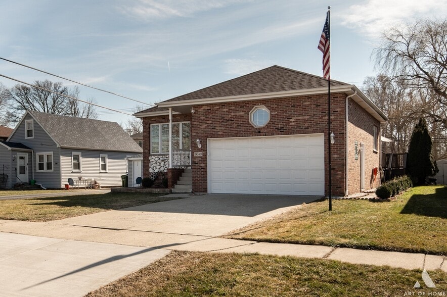 Building Photo - 6049 W 99th St