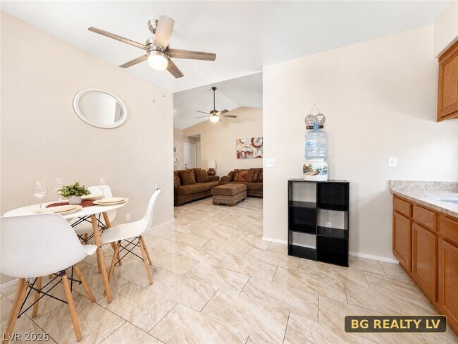 Building Photo - 6600 Light Breeze Dr