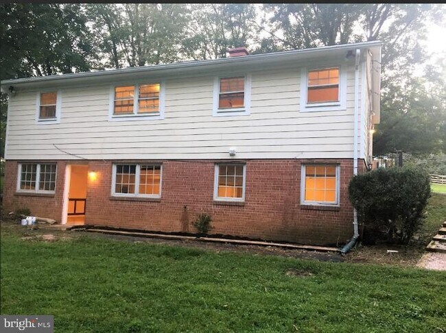 Building Photo - 731 Miller Ave