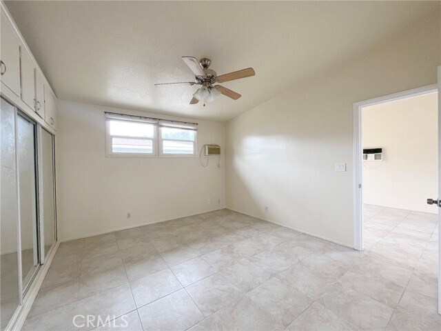 Building Photo - 284 N Palm Ave