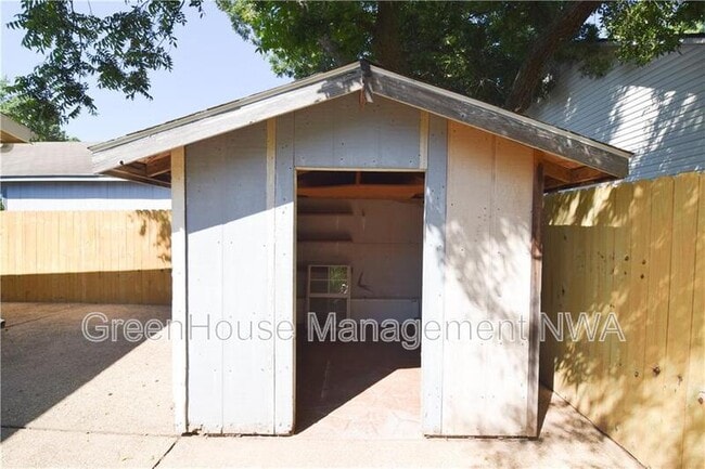 Building Photo - 117 E Veterans Pkwy