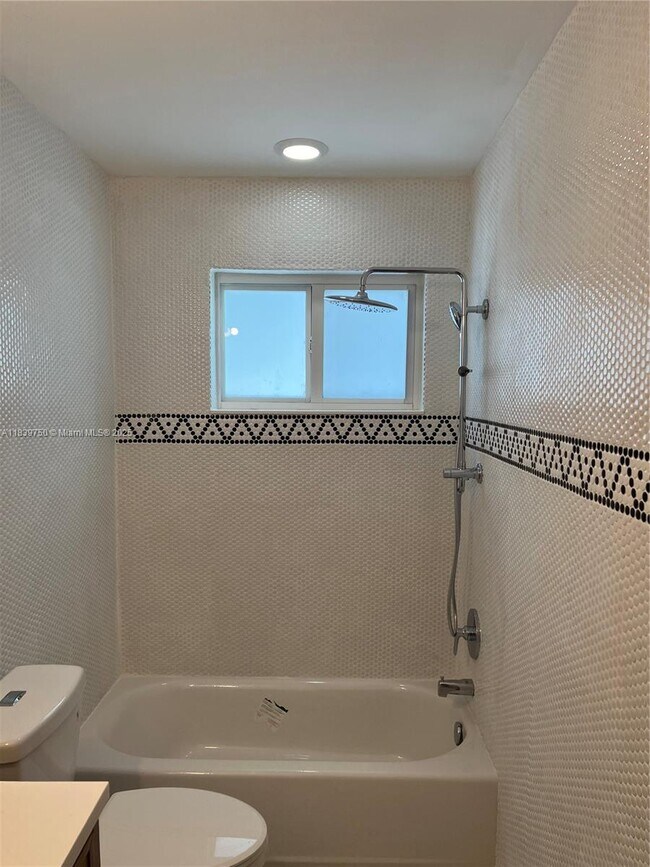 Building Photo - 6501 SW 65th St