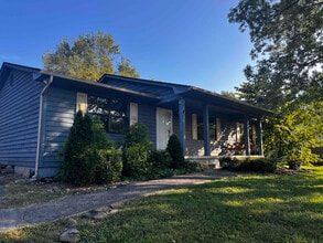 Building Photo - 208 Mount David Dr