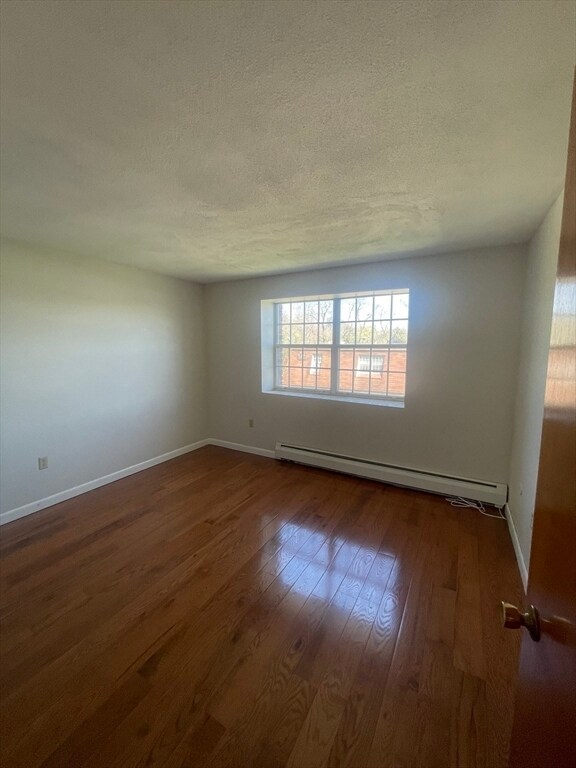 Building Photo - 10 Williamsburg Ct