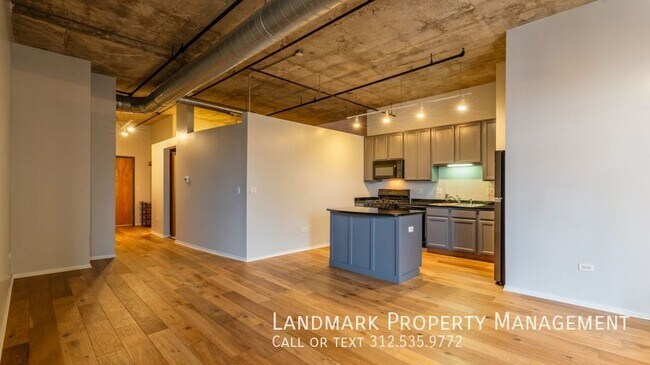 Building Photo - 6 S Laflin St