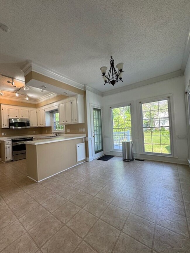 Building Photo - 103 Jessica Pl