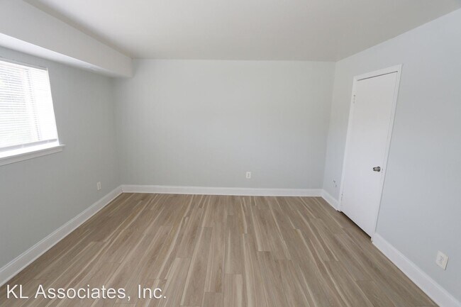 Building Photo - 1 br, 1 bath House - 7529 Riverdale Road  ...
