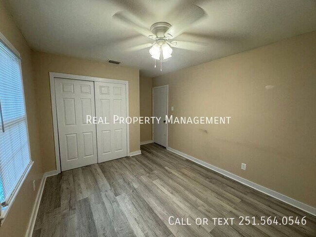 Building Photo - 4440 Nicholl Dr