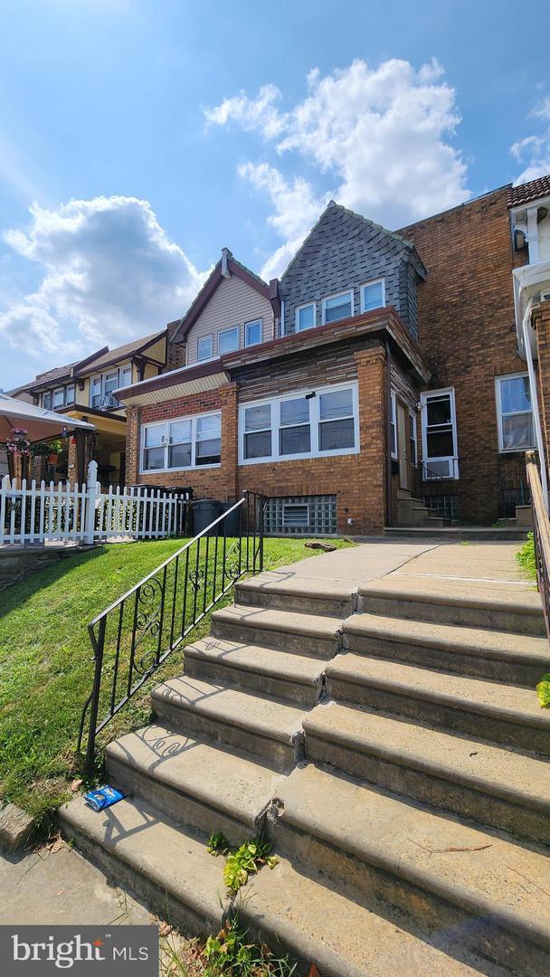 Side View - 1240 Pratt St