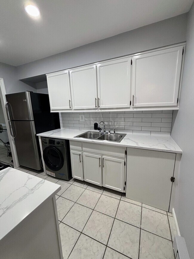 Primary Photo - 164 Kennedy Dr
