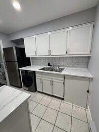 Building Photo - 164 Kennedy Dr
