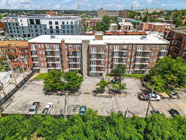Building Photo - 5630 Pershing Ave