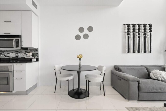 Building Photo - 60 SW 13th St