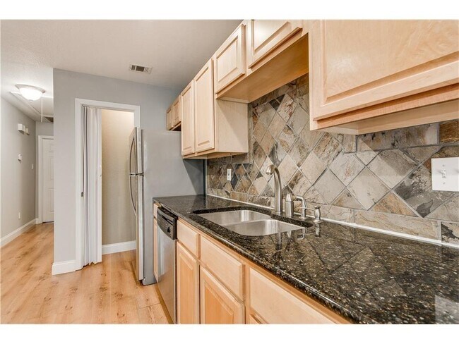 Building Photo - 5107 Leralynn St