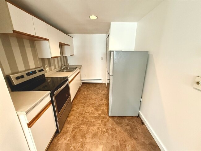 Building Photo - 85 A St