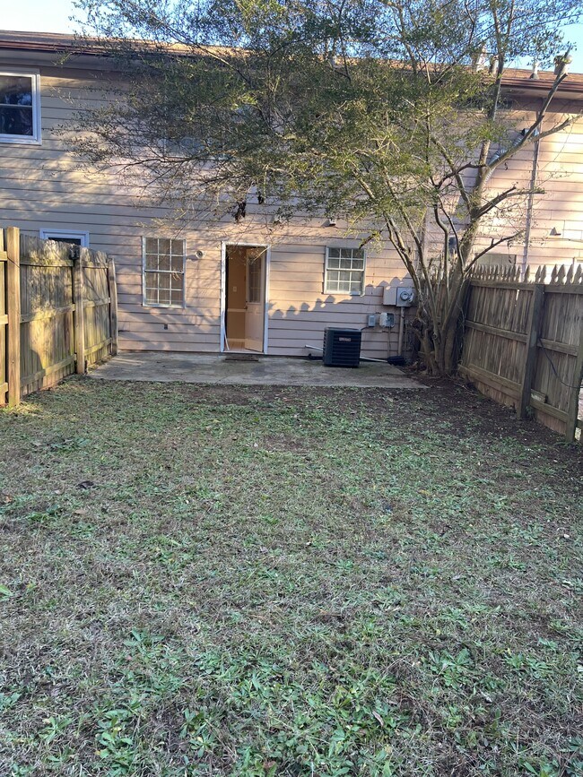 Building Photo - 8431 Moultrie Dr