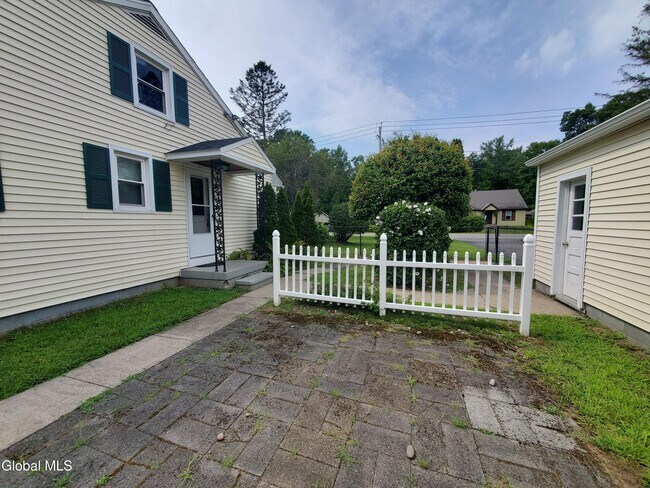 Building Photo - 45 Smith Bridge Rd