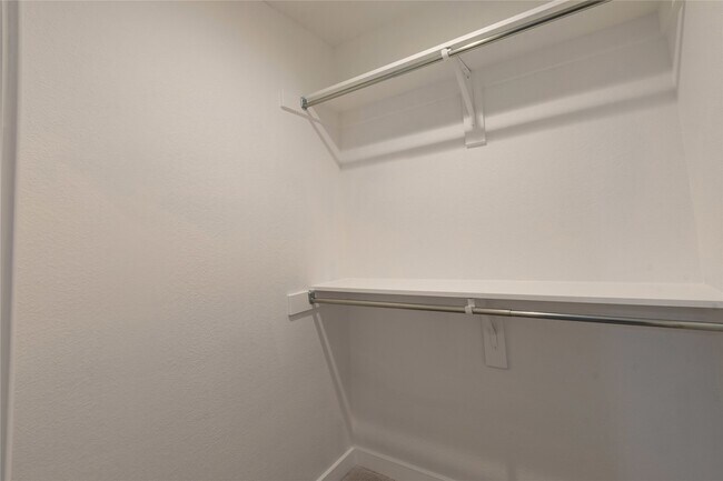 Building Photo - 2134 Lucas Dr