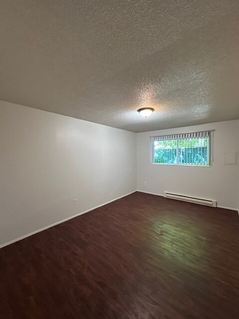Building Photo - First Floor One Bedroom Unit Near Transportation