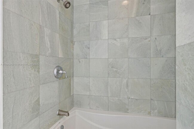 Building Photo - 1060 Brickell Ave