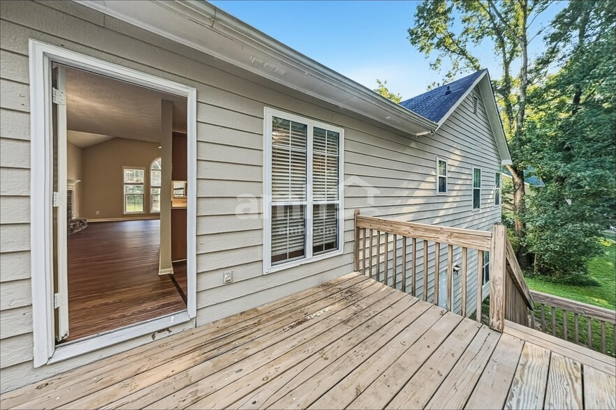 Building Photo - 624 Glendale Forest Dr