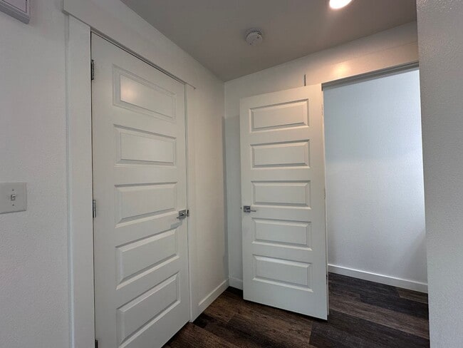 Building Photo - Modern & Stylish 4 Bed, 2.5 Bath Remodel!