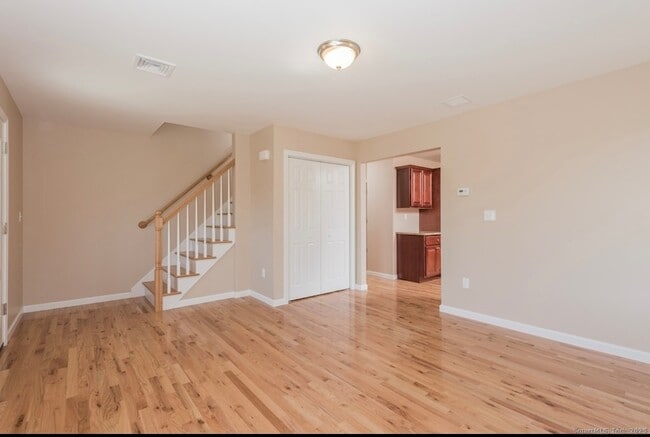 Building Photo - 13 Nature Ave