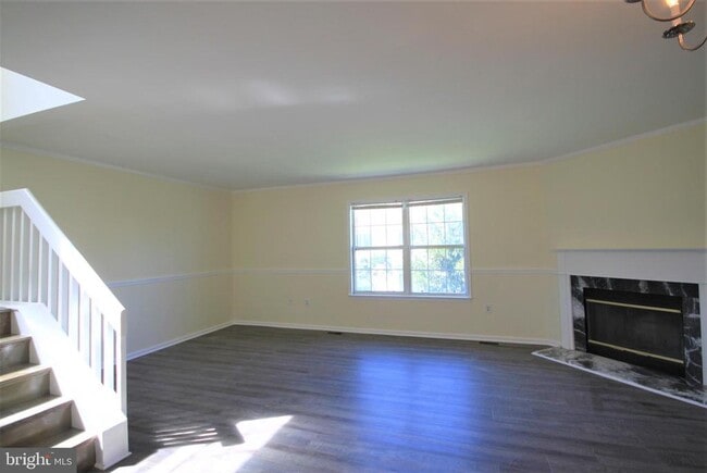 Building Photo - 4000 Quaker Ct