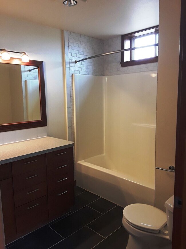 Building Photo - Beautiful Corner Condo In Central Location