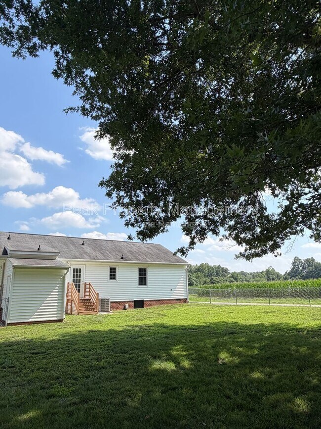 Building Photo - 6294 Simi Ct