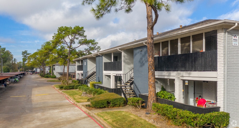 Exterior - 3 Corners East