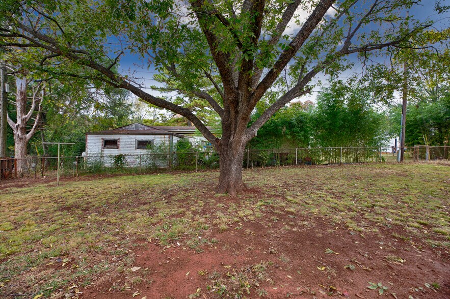 Building Photo - 4304 9th Ave SW