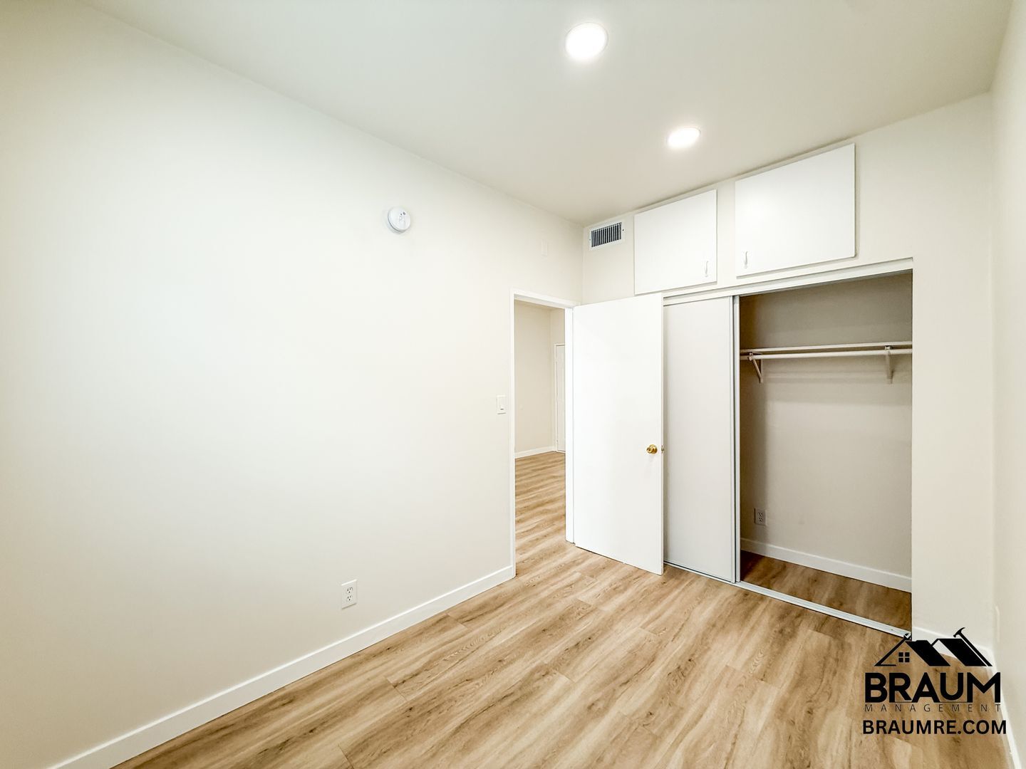 Building Photo - 11459 Collins St