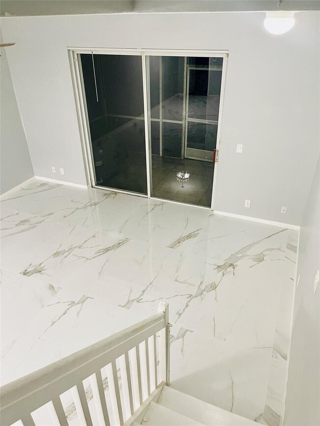 Building Photo - 1928 Madeira Dr