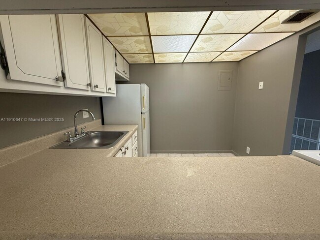 Building Photo - 500 Executive Center Dr