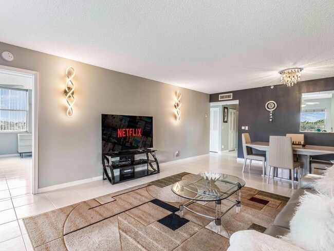 Building Photo - 14527 Bonaire Blvd