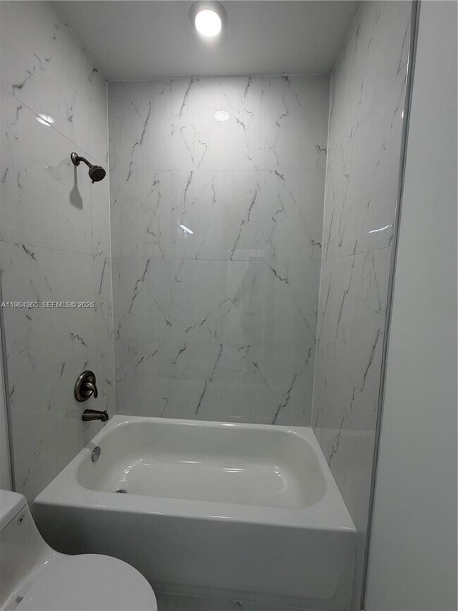 Building Photo - 721 Ivan Ave S