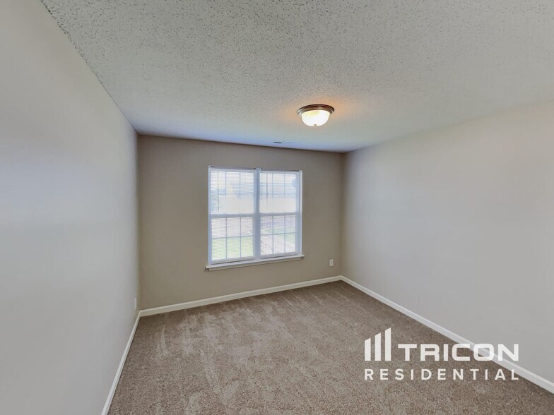Building Photo - 5040 Liberty Hall Cir