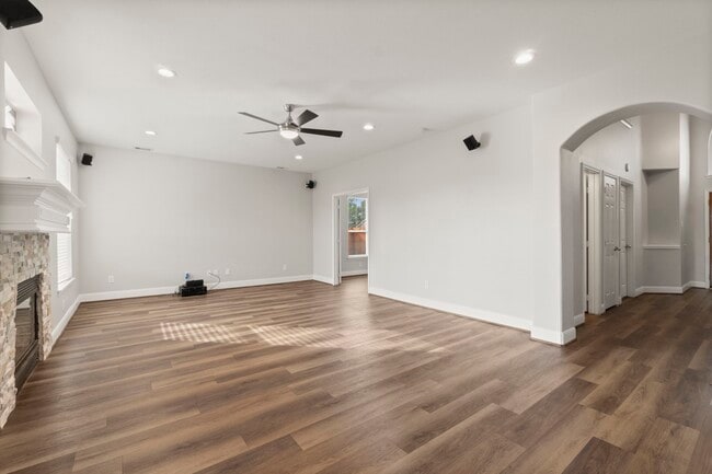 Building Photo - 3505 Cedar Prairie Dr