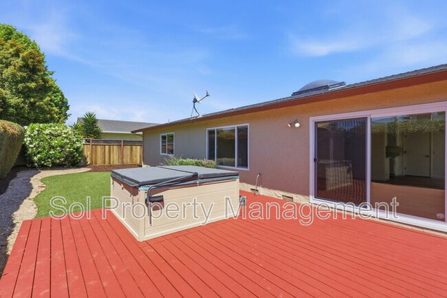 Building Photo - 905 Pellegrini St