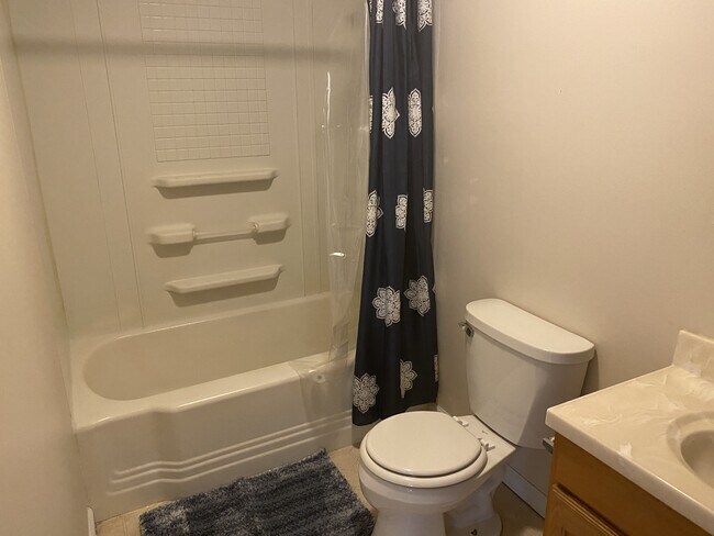 Building Photo - 1412 N Champaign St