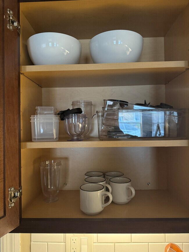 Building Photo - 1506 W Thome Ave