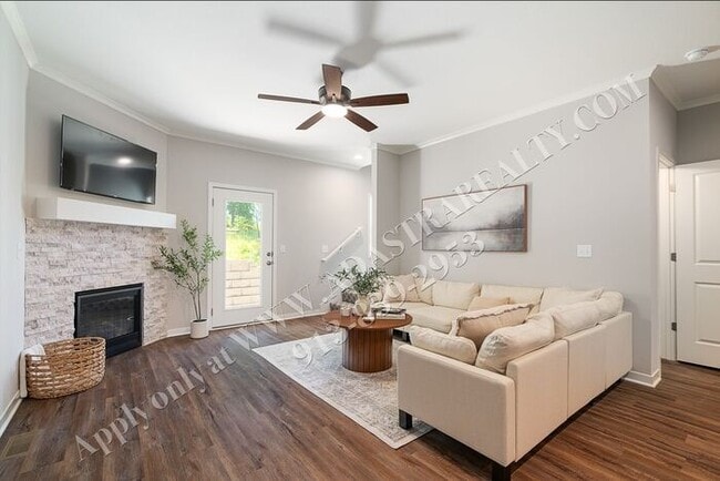 Building Photo - Brand New Townhome 3 Bed 2.5 Bath in Olath...